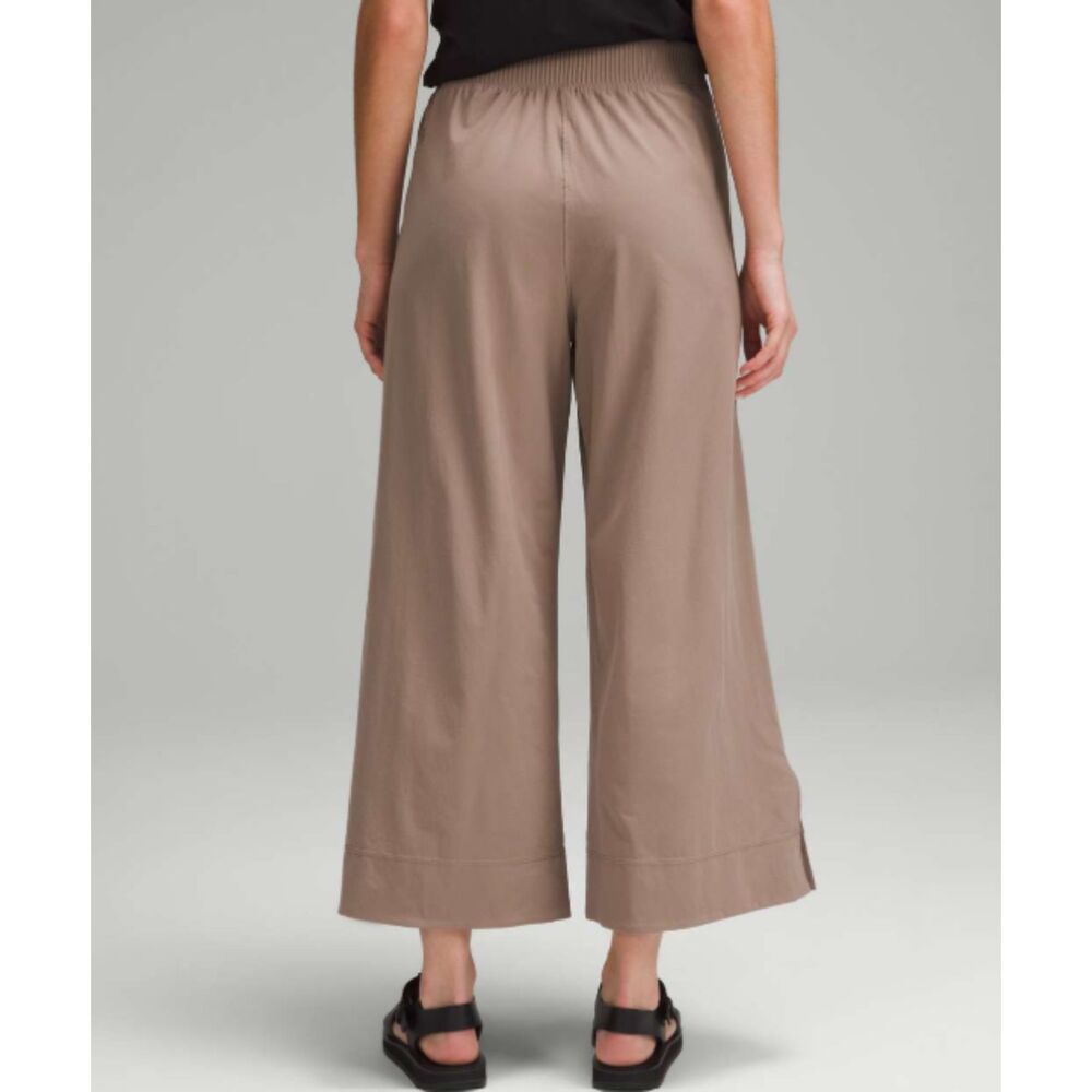 Lululemon Stretch Woven High-Rise Wide-Leg Cropped Pant, Taupetastic, Size M - Picture 3 of 10